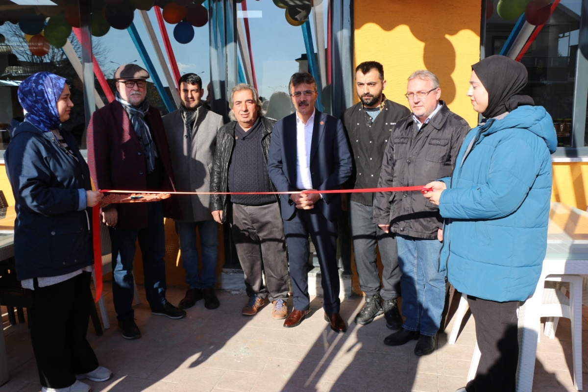Barış'ın Yeri'nde Lezzet Şöleni Başladı! ( İŞTE GÜNÜN ÖNE ÇIKAN FOTOĞRAF KARELERİ )