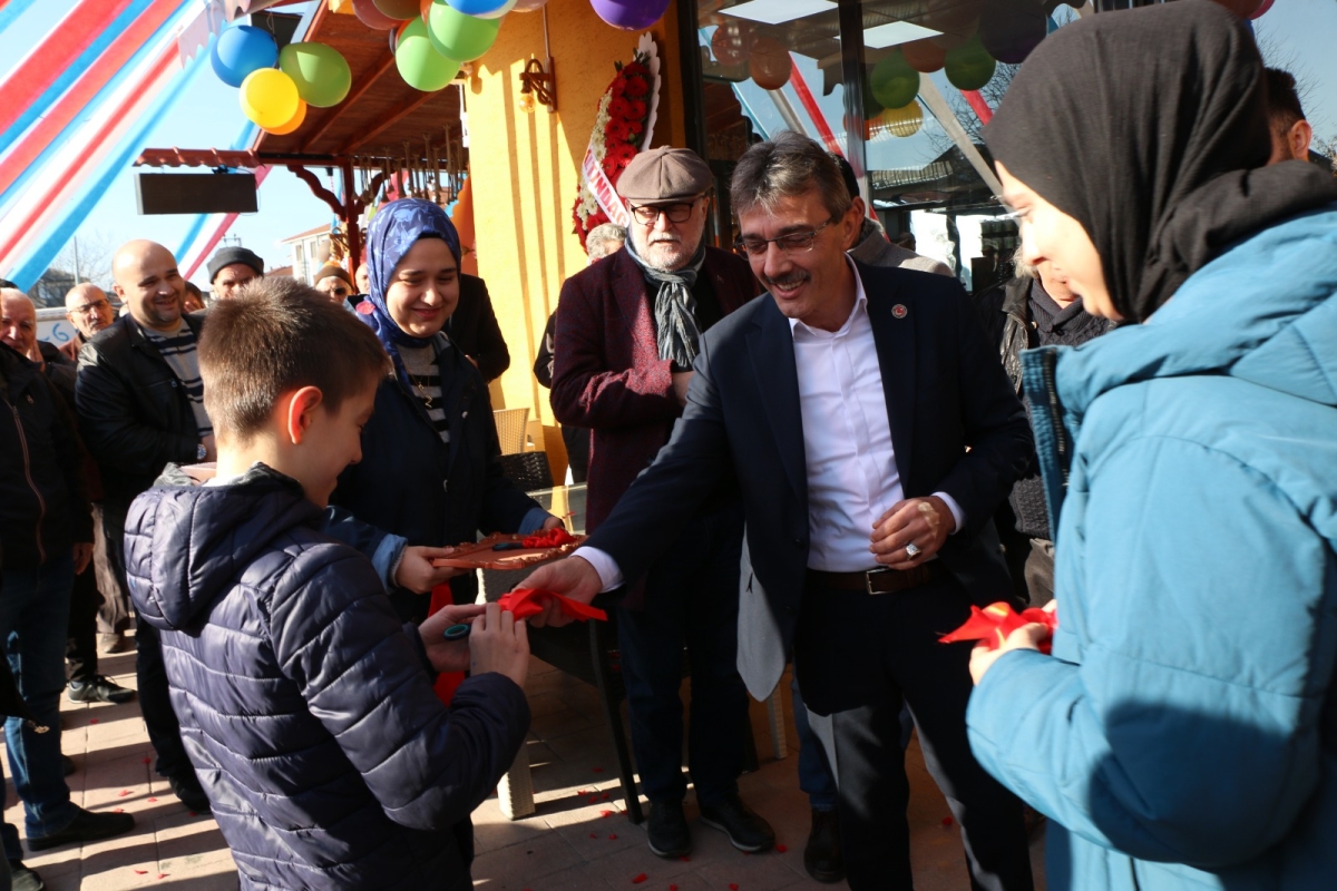 Barış'ın Yeri'nde Lezzet Şöleni Başladı! ( İŞTE GÜNÜN ÖNE ÇIKAN FOTOĞRAF KARELERİ )