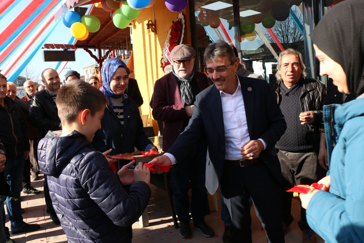 Barış'ın Yeri'nde Lezzet Şöleni Başladı! ( İŞTE GÜNÜN ÖNE ÇIKAN FOTOĞRAF KARELERİ )