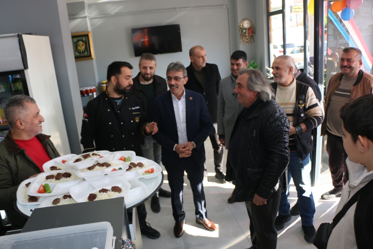 Barış'ın Yeri'nde Lezzet Şöleni Başladı! ( İŞTE GÜNÜN ÖNE ÇIKAN FOTOĞRAF KARELERİ )