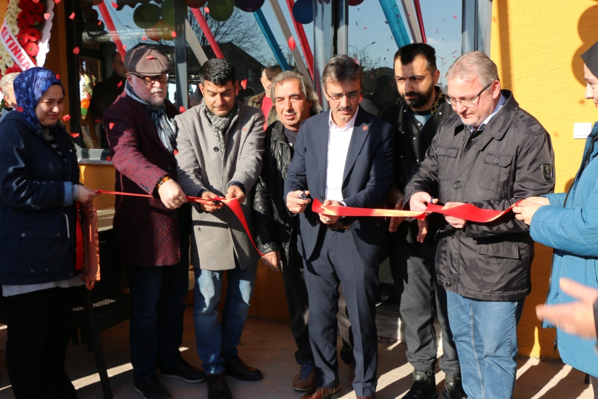 Barış'ın Yeri'nde Lezzet Şöleni Başladı! ( İŞTE GÜNÜN ÖNE ÇIKAN FOTOĞRAF KARELERİ )