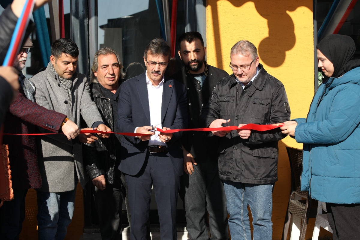 Barış'ın Yeri'nde Lezzet Şöleni Başladı! ( İŞTE GÜNÜN ÖNE ÇIKAN FOTOĞRAF KARELERİ )