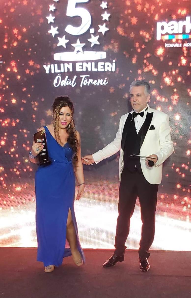 Gazeteci Yazar Selhan Özdemir Kimdir? Sanatın ve Duyguların Renkli Dünyasında Bir Yolculuk ( YILLARIN ÖNE ÇIKAN UNUTULMAZ FOTOĞRAF KERELERİ )
