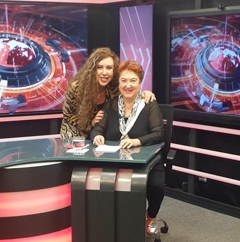 Gazeteci Yazar Selhan Özdemir Kimdir? Sanatın ve Duyguların Renkli Dünyasında Bir Yolculuk ( YILLARIN ÖNE ÇIKAN UNUTULMAZ FOTOĞRAF KERELERİ )
