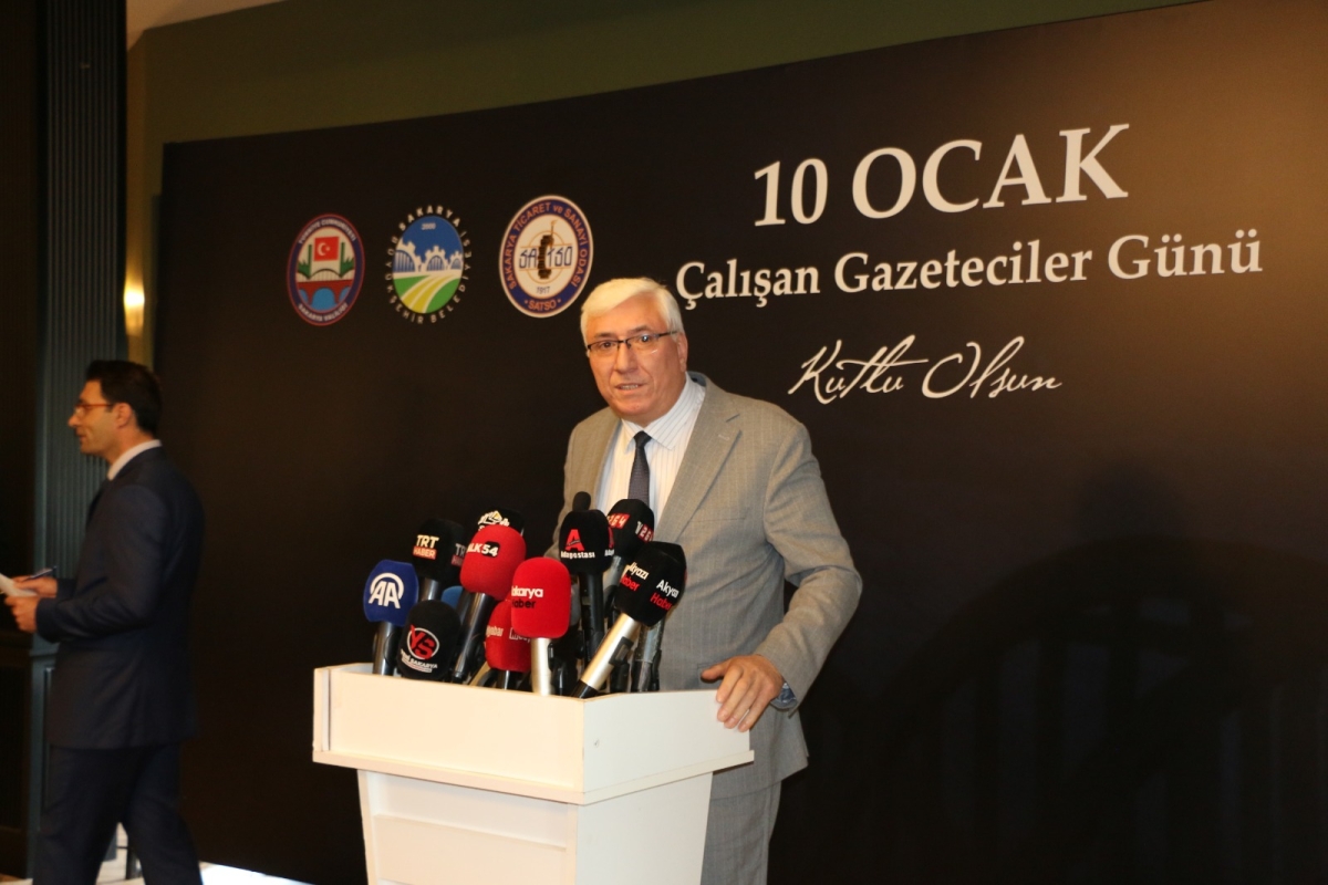 Sakarya'da Birlik ve Beraberlik Mesajı: İktidar ve Sivil Toplum Bir Araya Gelerek 10 Ocak Çalışan Gazeteciler Günü Kutlandı (İŞTE GÜNÜN ÖNE ÇIKAN FOTOĞRAF KARELERİ )