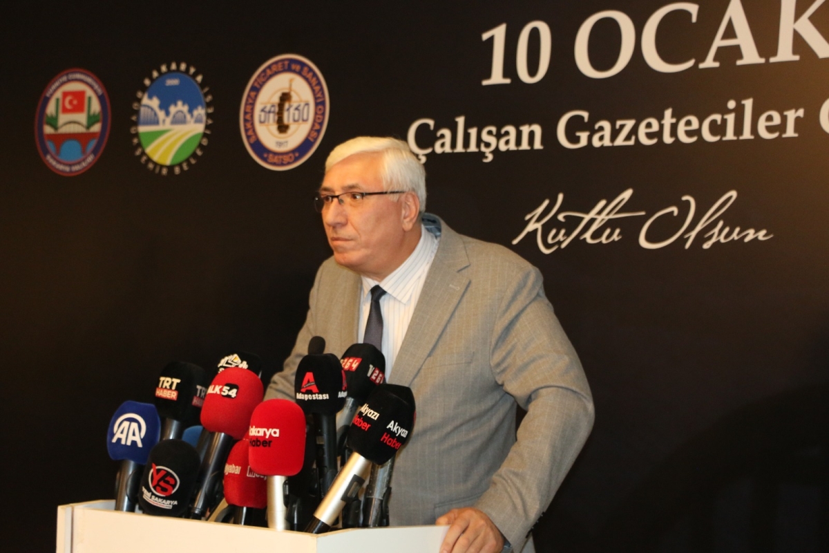 Sakarya'da Birlik ve Beraberlik Mesajı: İktidar ve Sivil Toplum Bir Araya Gelerek 10 Ocak Çalışan Gazeteciler Günü Kutlandı (İŞTE GÜNÜN ÖNE ÇIKAN FOTOĞRAF KARELERİ )