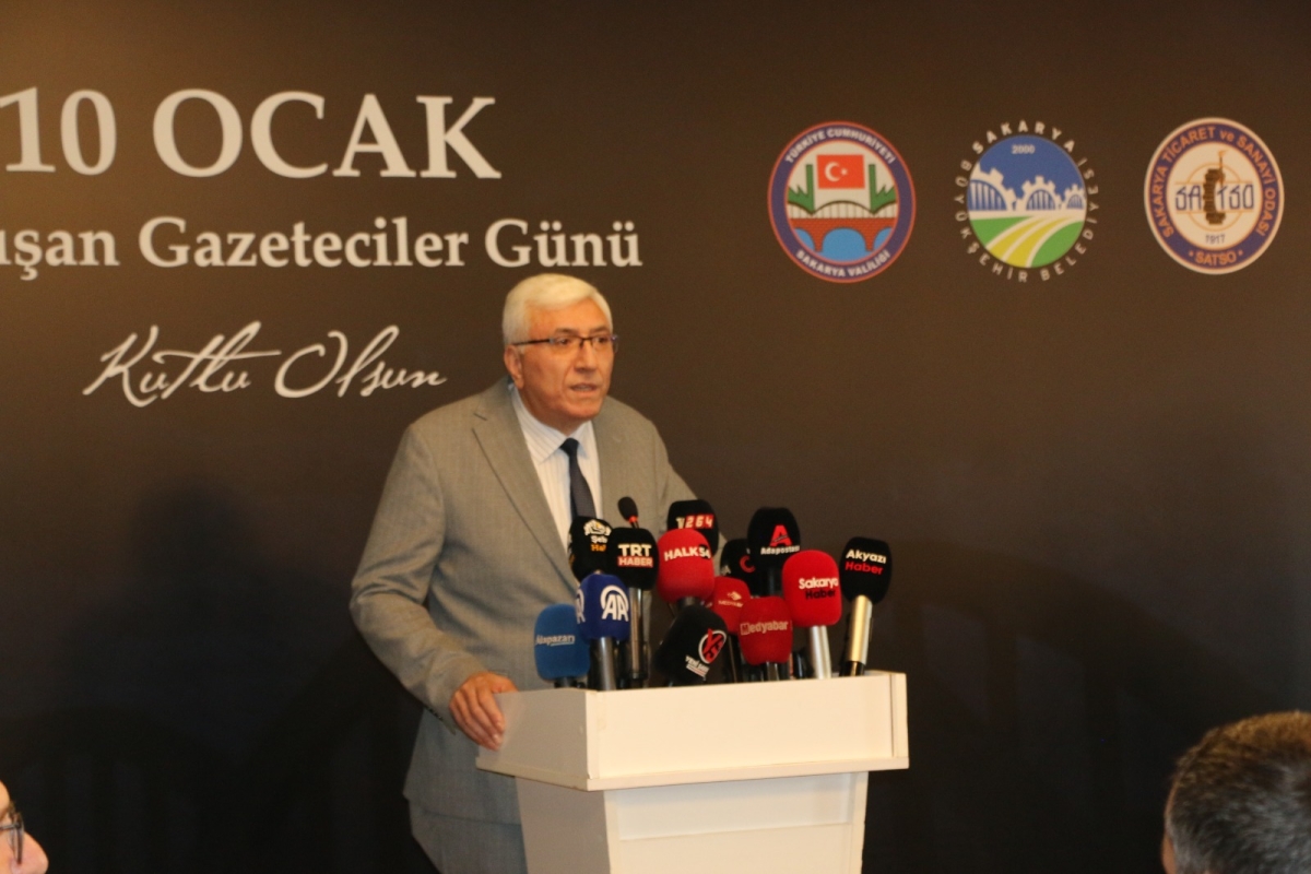 Sakarya'da Birlik ve Beraberlik Mesajı: İktidar ve Sivil Toplum Bir Araya Gelerek 10 Ocak Çalışan Gazeteciler Günü Kutlandı (İŞTE GÜNÜN ÖNE ÇIKAN FOTOĞRAF KARELERİ )