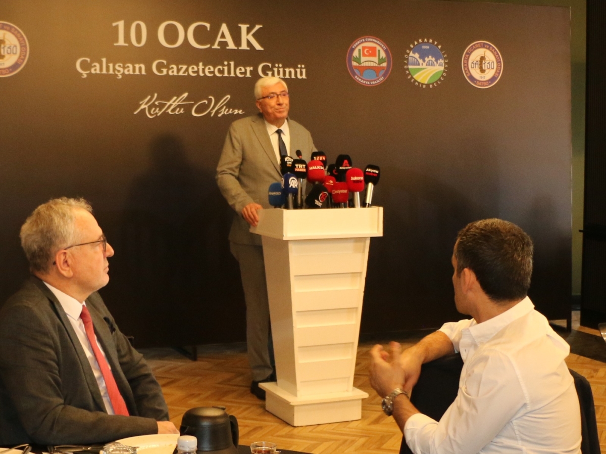 Sakarya'da Birlik ve Beraberlik Mesajı: İktidar ve Sivil Toplum Bir Araya Gelerek 10 Ocak Çalışan Gazeteciler Günü Kutlandı (İŞTE GÜNÜN ÖNE ÇIKAN FOTOĞRAF KARELERİ )