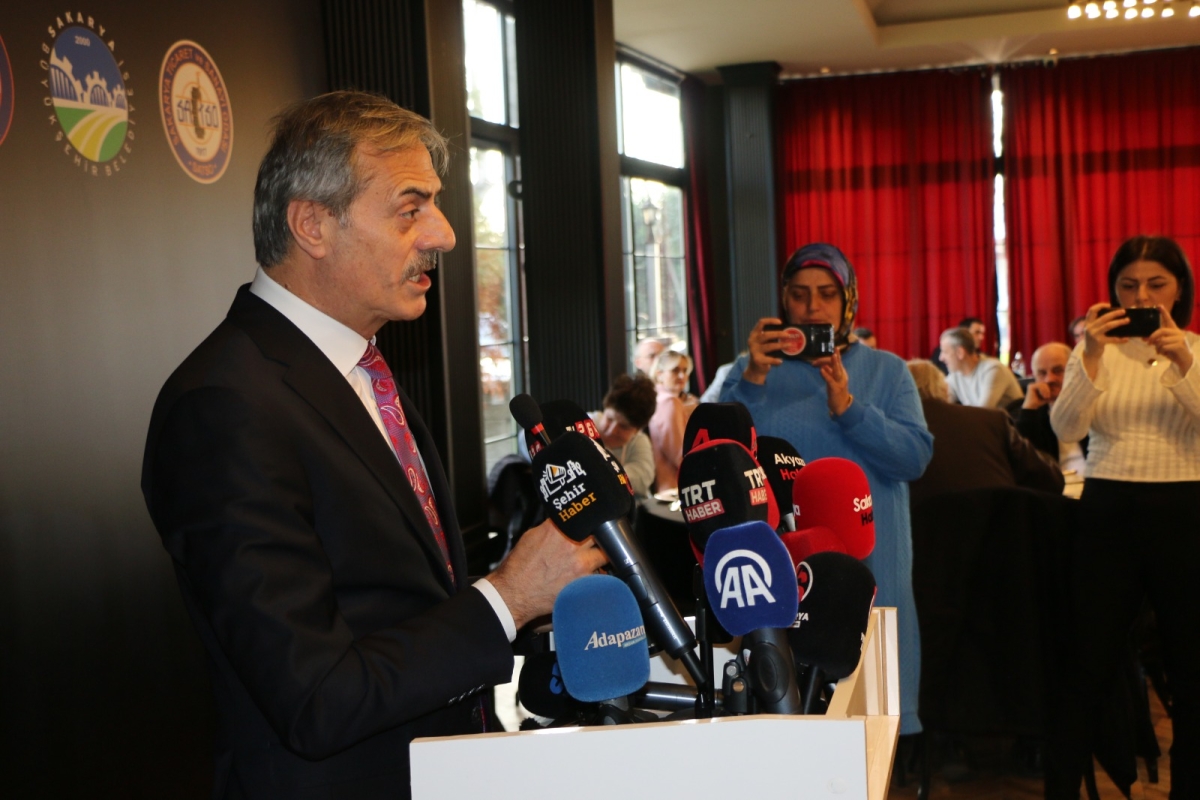 Sakarya'da Birlik ve Beraberlik Mesajı: İktidar ve Sivil Toplum Bir Araya Gelerek 10 Ocak Çalışan Gazeteciler Günü Kutlandı (İŞTE GÜNÜN ÖNE ÇIKAN FOTOĞRAF KARELERİ )