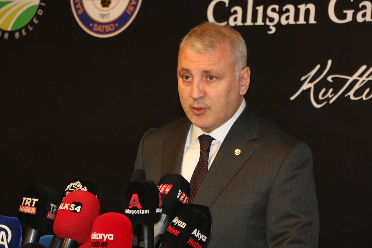 Sakarya'da Birlik ve Beraberlik Mesajı: İktidar ve Sivil Toplum Bir Araya Gelerek 10 Ocak Çalışan Gazeteciler Günü Kutlandı (İŞTE GÜNÜN ÖNE ÇIKAN FOTOĞRAF KARELERİ )