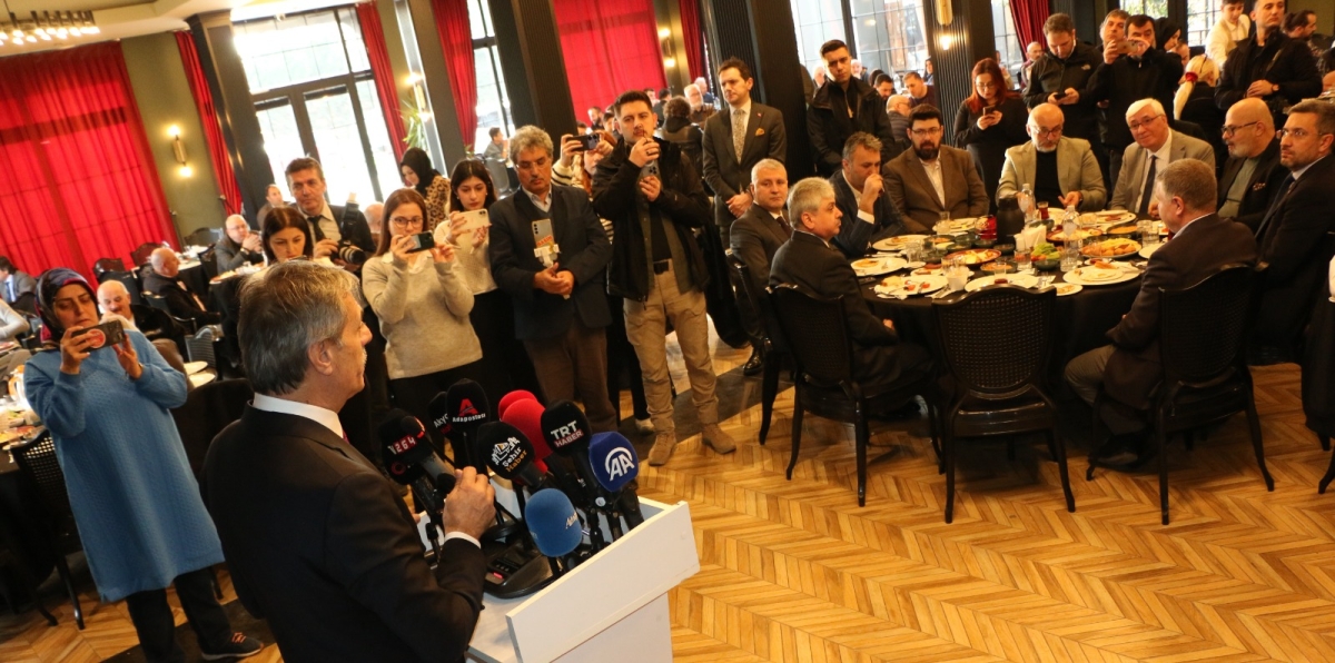 Sakarya'da Birlik ve Beraberlik Mesajı: İktidar ve Sivil Toplum Bir Araya Gelerek 10 Ocak Çalışan Gazeteciler Günü Kutlandı (İŞTE GÜNÜN ÖNE ÇIKAN FOTOĞRAF KARELERİ )