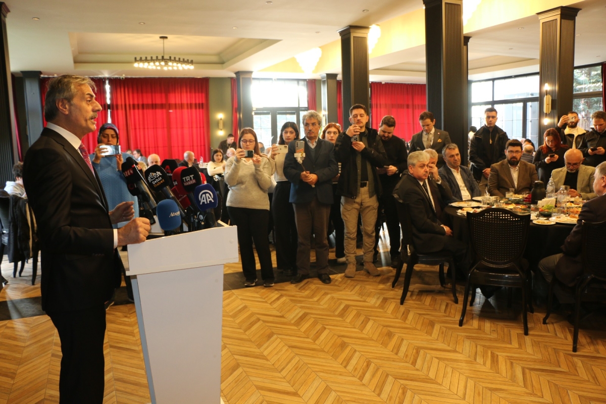 Sakarya'da Birlik ve Beraberlik Mesajı: İktidar ve Sivil Toplum Bir Araya Gelerek 10 Ocak Çalışan Gazeteciler Günü Kutlandı (İŞTE GÜNÜN ÖNE ÇIKAN FOTOĞRAF KARELERİ )