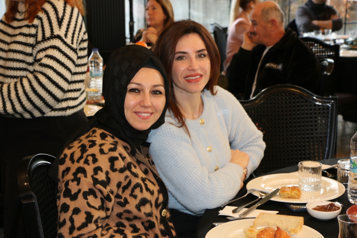 Sakarya'da Birlik ve Beraberlik Mesajı: İktidar ve Sivil Toplum Bir Araya Gelerek 10 Ocak Çalışan Gazeteciler Günü Kutlandı (İŞTE GÜNÜN ÖNE ÇIKAN FOTOĞRAF KARELERİ )