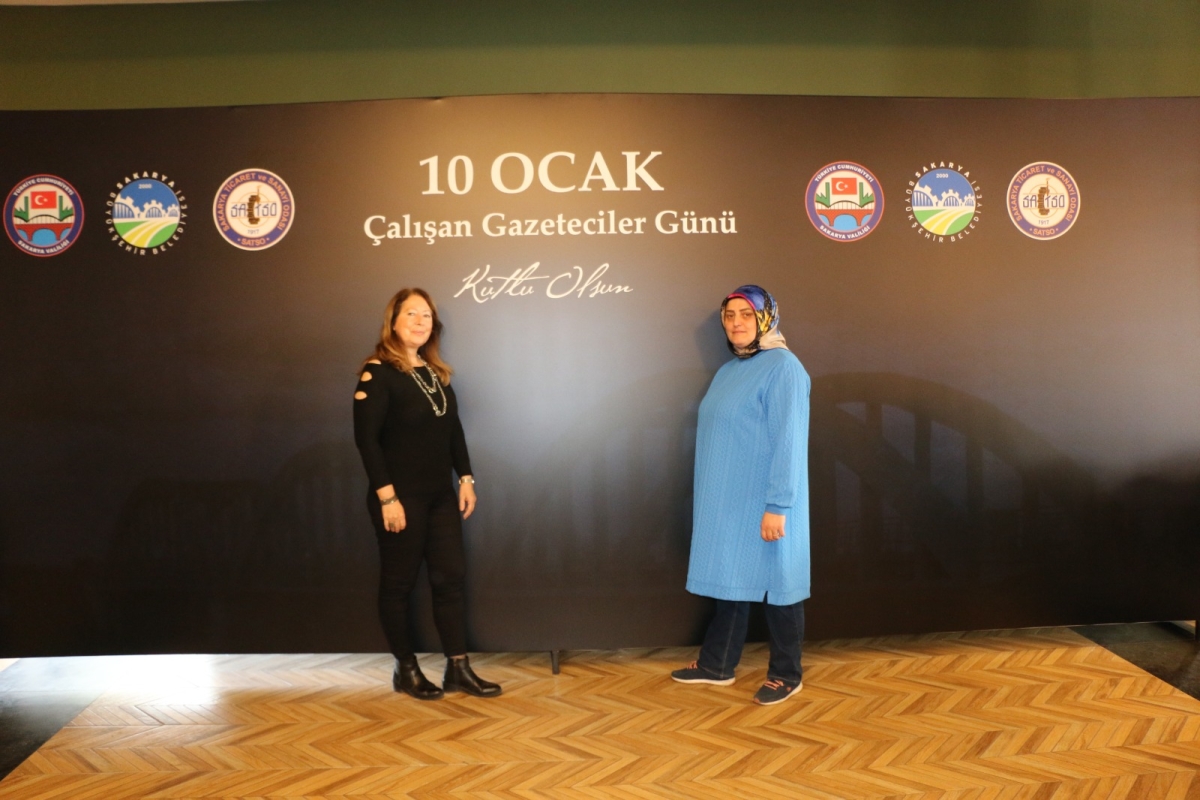 Sakarya'da Birlik ve Beraberlik Mesajı: İktidar ve Sivil Toplum Bir Araya Gelerek 10 Ocak Çalışan Gazeteciler Günü Kutlandı (İŞTE GÜNÜN ÖNE ÇIKAN FOTOĞRAF KARELERİ )