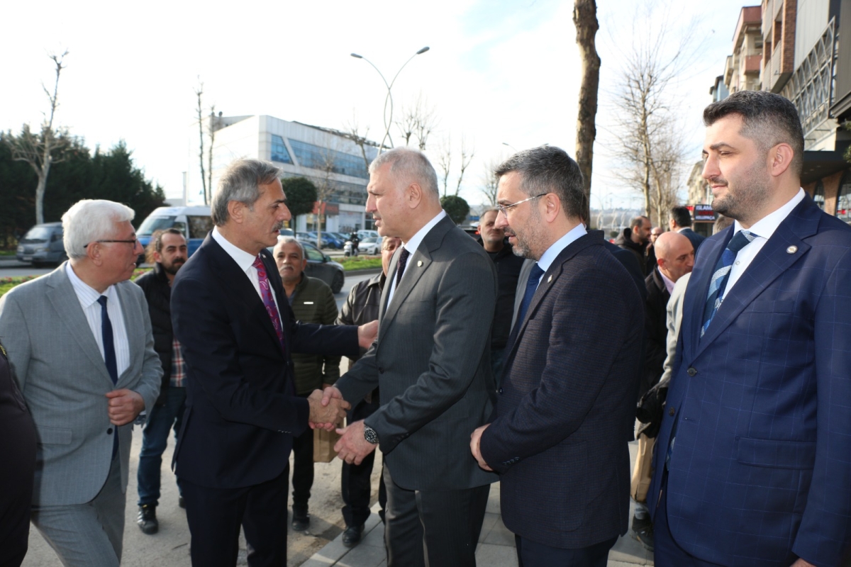Sakarya'da Birlik ve Beraberlik Mesajı: İktidar ve Sivil Toplum Bir Araya Gelerek 10 Ocak Çalışan Gazeteciler Günü Kutlandı (İŞTE GÜNÜN ÖNE ÇIKAN FOTOĞRAF KARELERİ )