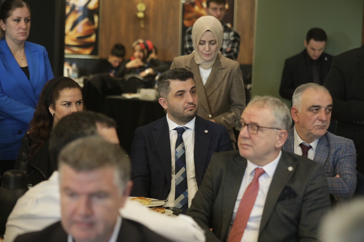 Sakarya'da Birlik ve Beraberlik Mesajı: İktidar ve Sivil Toplum Bir Araya Gelerek 10 Ocak Çalışan Gazeteciler Günü Kutlandı (İŞTE GÜNÜN ÖNE ÇIKAN FOTOĞRAF KARELERİ )