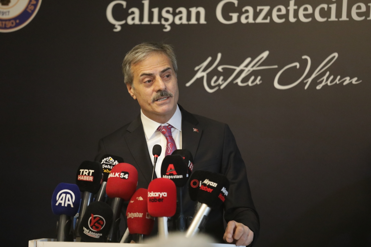 Sakarya'da Birlik ve Beraberlik Mesajı: İktidar ve Sivil Toplum Bir Araya Gelerek 10 Ocak Çalışan Gazeteciler Günü Kutlandı (İŞTE GÜNÜN ÖNE ÇIKAN FOTOĞRAF KARELERİ )
