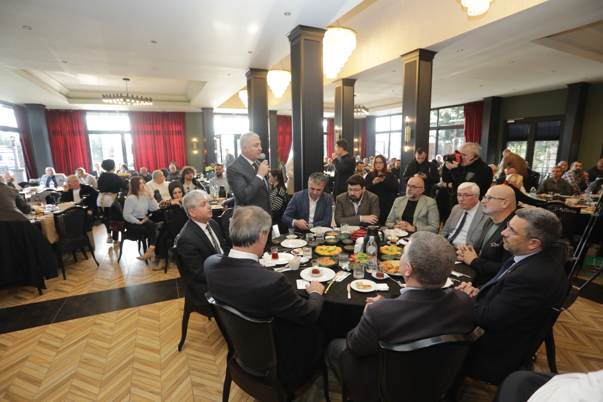 Sakarya'da Birlik ve Beraberlik Mesajı: İktidar ve Sivil Toplum Bir Araya Gelerek 10 Ocak Çalışan Gazeteciler Günü Kutlandı (İŞTE GÜNÜN ÖNE ÇIKAN FOTOĞRAF KARELERİ )