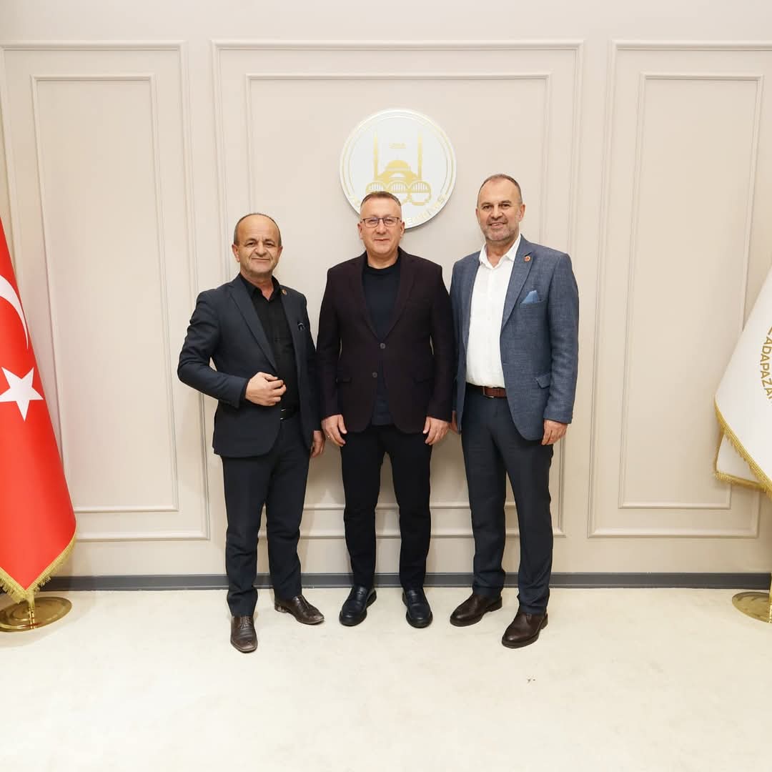 11 Ocak 2025 Cumartesi günü yapılan Adapazarı Muhtarlar Derneği seçimlerini kazanan Bayram Demirci ve Yönetim Kurulu ilk ziyaretini Adapazarı Belediye Başkanı Mutlu Işıksu'ya yaptı. ( İŞTE GÜNÜN ÖNE ÇIKAN FOTOĞRAF KARELERİ )