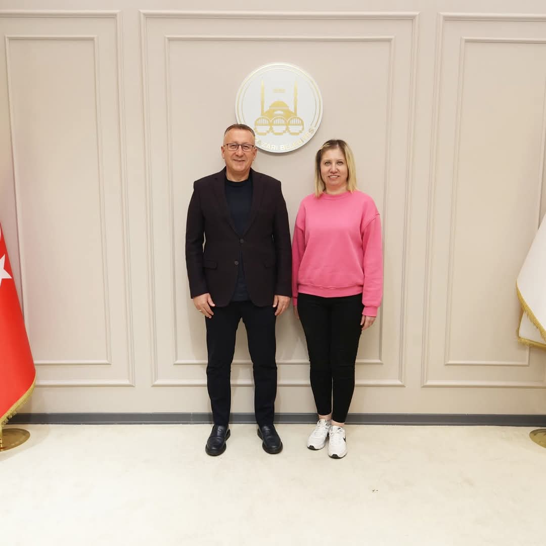 11 Ocak 2025 Cumartesi günü yapılan Adapazarı Muhtarlar Derneği seçimlerini kazanan Bayram Demirci ve Yönetim Kurulu ilk ziyaretini Adapazarı Belediye Başkanı Mutlu Işıksu'ya yaptı. ( İŞTE GÜNÜN ÖNE ÇIKAN FOTOĞRAF KARELERİ )