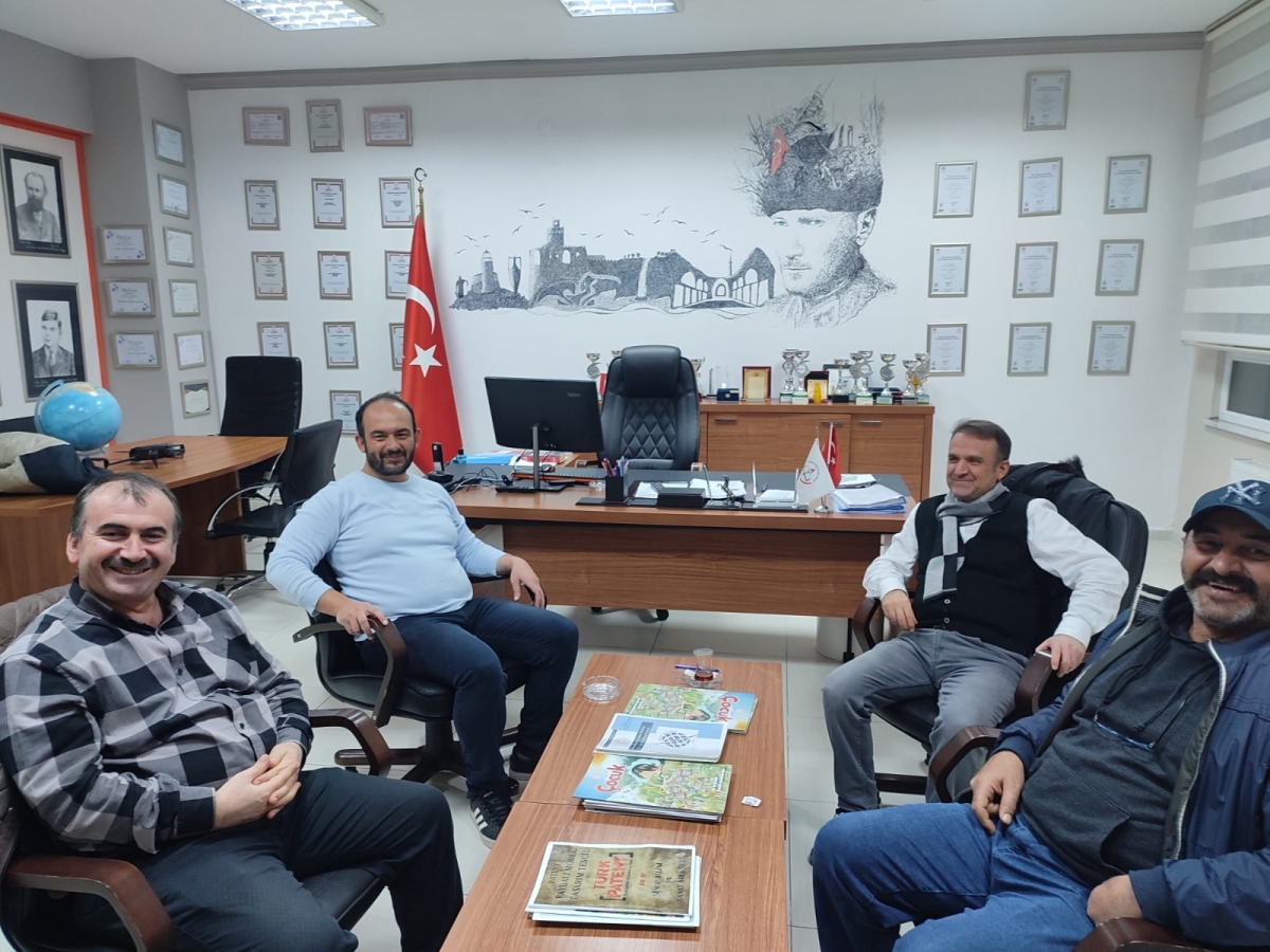 Sinop BİLSEM’de akademisyenler, öğretmenler ve öğrenciler bir araya geldi. Dönemin son günü, Sinop Bilim ve Sanat Merkezi (BİLSEM), Yozgat Bozok Üniversitesi öğretim üyelerinden Prof. Dr. Mustafa Böyükata ve Prof. Dr. Hamdi