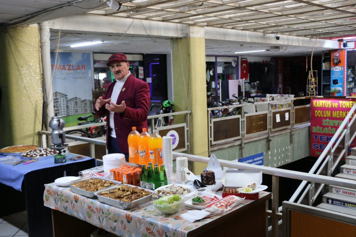 Ada Bisiklet Derneği 1. Yaşını Kutladı! Başkan Yavuz Akova’dan Üyelere Teşekkür Ada Bisiklet Derneği, 19 Ocak 2025 Pazar günü saat 15:00’da dernek binasında bir araya gelerek birinci yıl dönümünü kutladı. Coşkulu bir ortamda