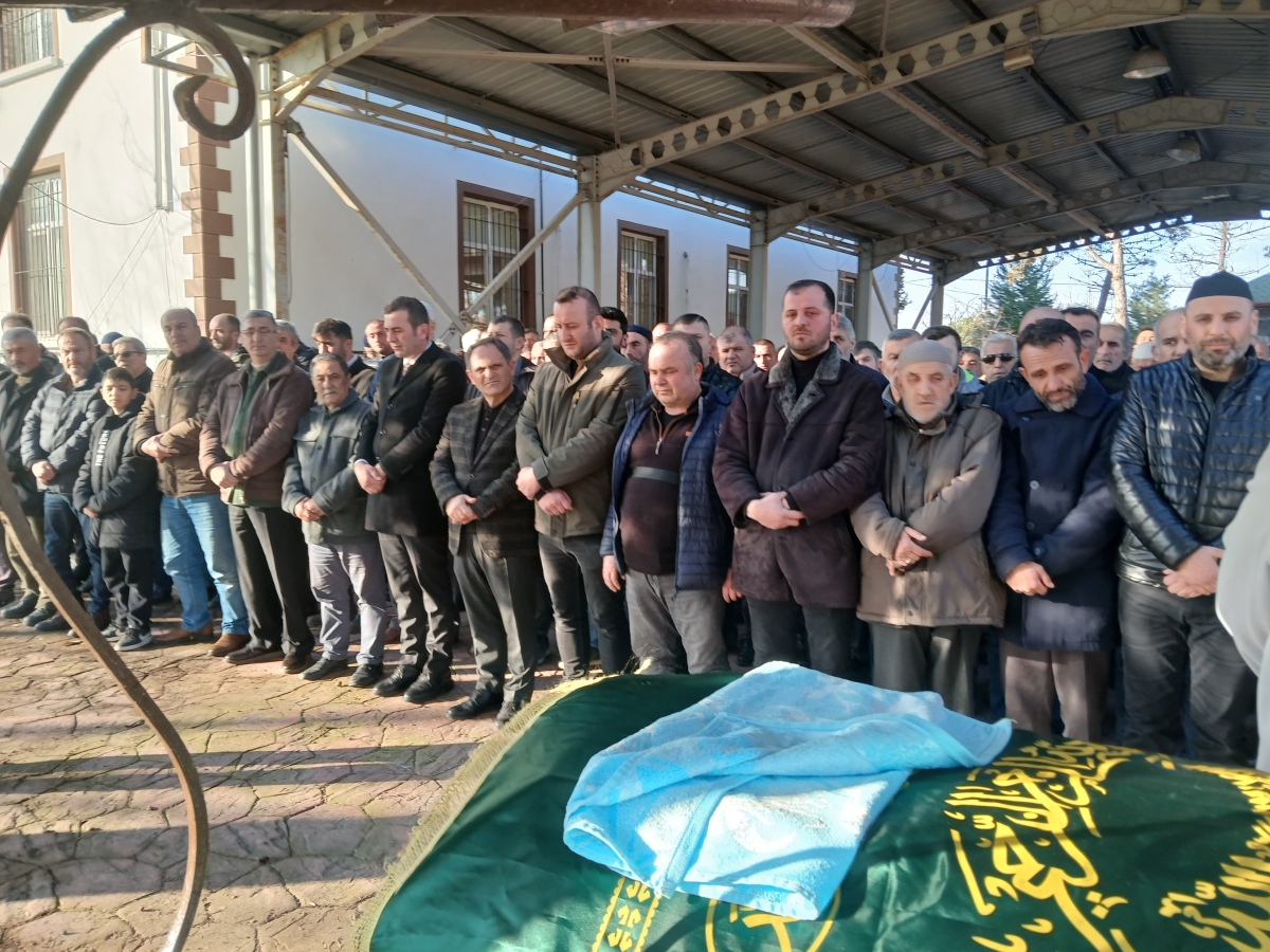 Yakup Ören'e Veda: İşçi Hareketinin Vefalı Bir Neferi Sonsuzluğa Uğurlandı ( İŞTE GÜNÜN ÖNE ÇIKAN FOTOĞRAF KARELERİ )