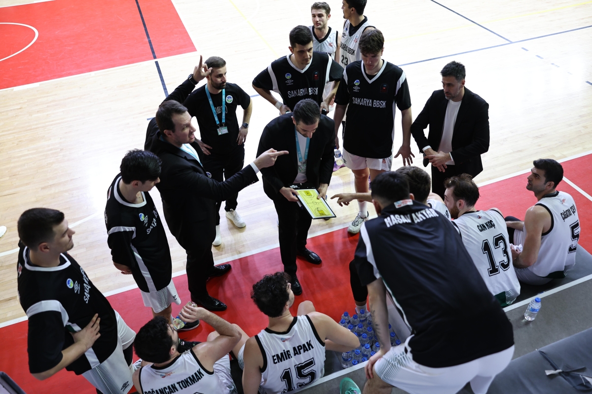 Erkekler Basketbol 2. Ligi 13. Hafta karşılaşmasında Konya Gelişim’i ağırlayan Büyükşehir Basketbol takımı parkeden 78-56’lık skorla galip ayrılarak sezonun ikinci devresinde namağlup yola devam dedi. Galibiyet sayısını 5’e ç
