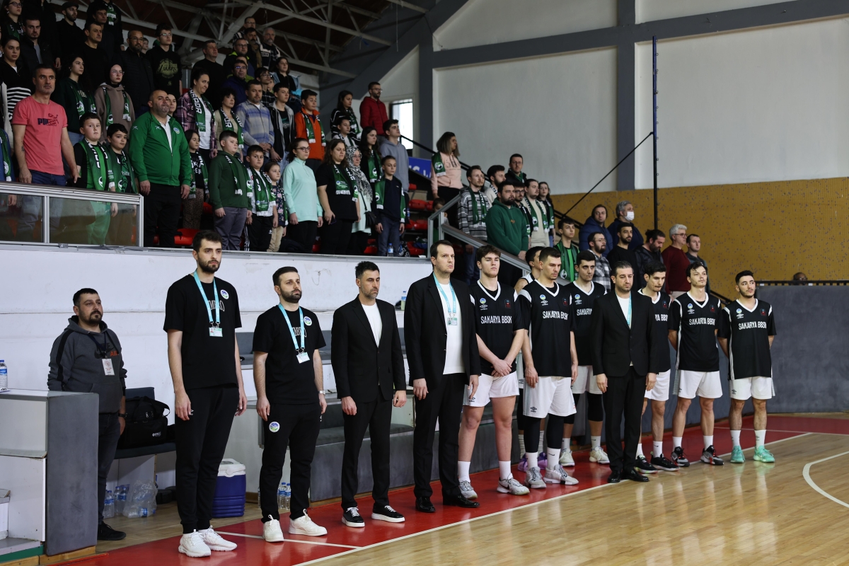 Erkekler Basketbol 2. Ligi 13. Hafta karşılaşmasında Konya Gelişim’i ağırlayan Büyükşehir Basketbol takımı parkeden 78-56’lık skorla galip ayrılarak sezonun ikinci devresinde namağlup yola devam dedi. Galibiyet sayısını 5’e ç