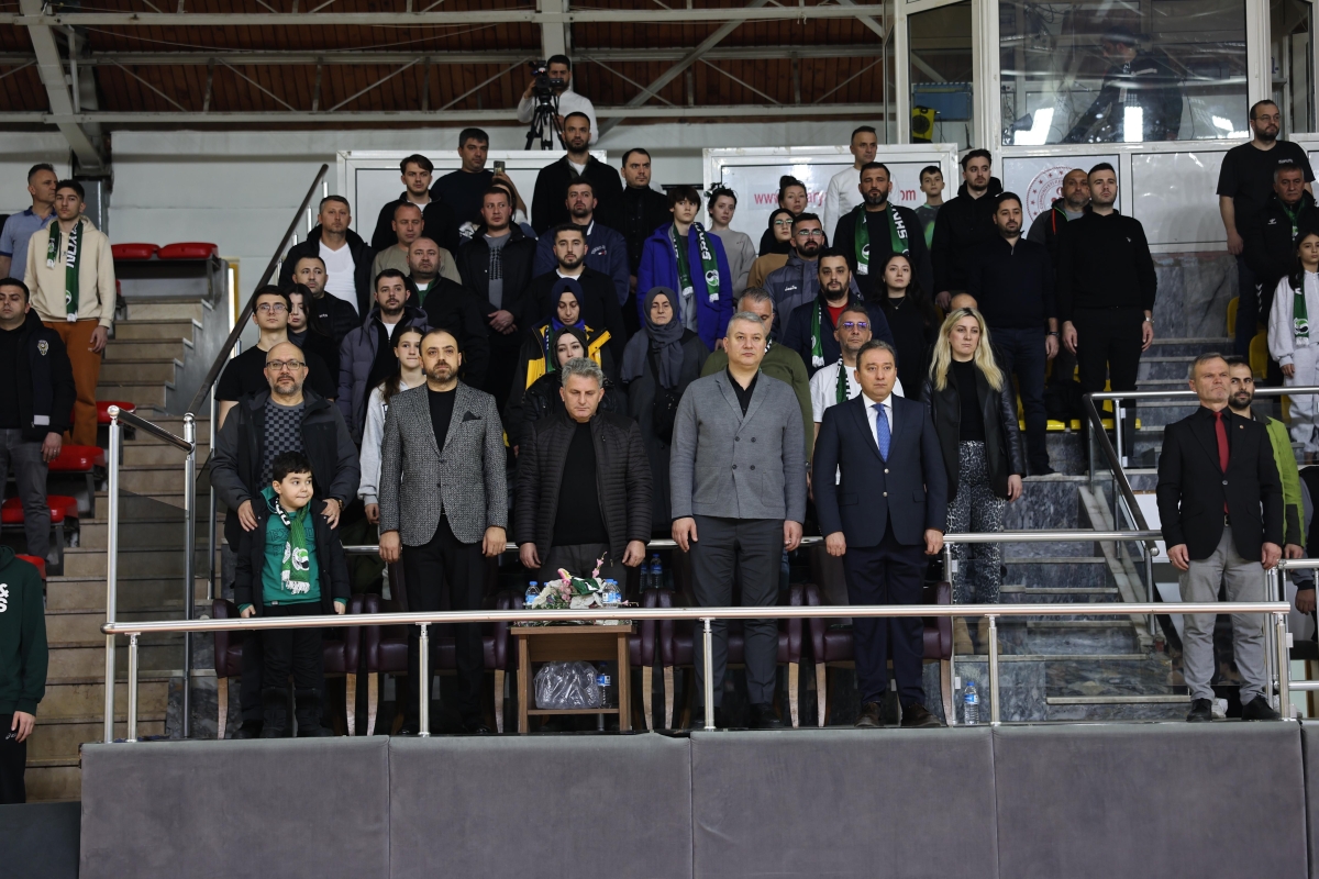 Erkekler Basketbol 2. Ligi 13. Hafta karşılaşmasında Konya Gelişim’i ağırlayan Büyükşehir Basketbol takımı parkeden 78-56’lık skorla galip ayrılarak sezonun ikinci devresinde namağlup yola devam dedi. Galibiyet sayısını 5’e ç