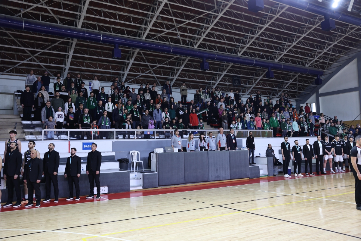 Erkekler Basketbol 2. Ligi 13. Hafta karşılaşmasında Konya Gelişim’i ağırlayan Büyükşehir Basketbol takımı parkeden 78-56’lık skorla galip ayrılarak sezonun ikinci devresinde namağlup yola devam dedi. Galibiyet sayısını 5’e ç