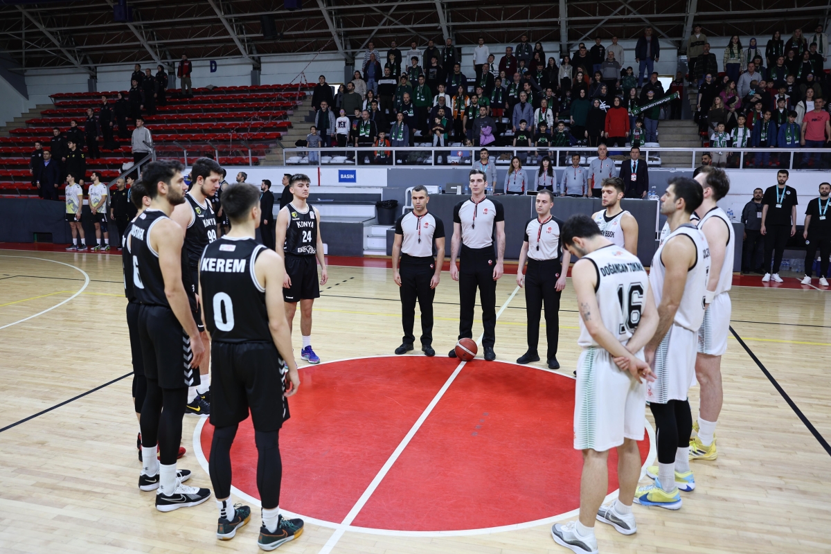 Erkekler Basketbol 2. Ligi 13. Hafta karşılaşmasında Konya Gelişim’i ağırlayan Büyükşehir Basketbol takımı parkeden 78-56’lık skorla galip ayrılarak sezonun ikinci devresinde namağlup yola devam dedi. Galibiyet sayısını 5’e ç