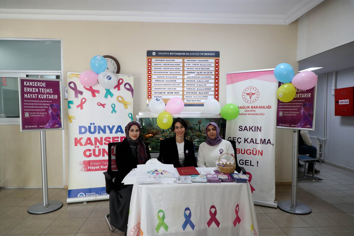 Sakarya Büyükşehir Belediyesi, 4 Şubat Dünya Kanser Günü dolayısıyla anlamlı bir farkındalık etkinliğine imza attı. Büyükşehir Belediyesi Tıp Merkezi'nde düzenlenen