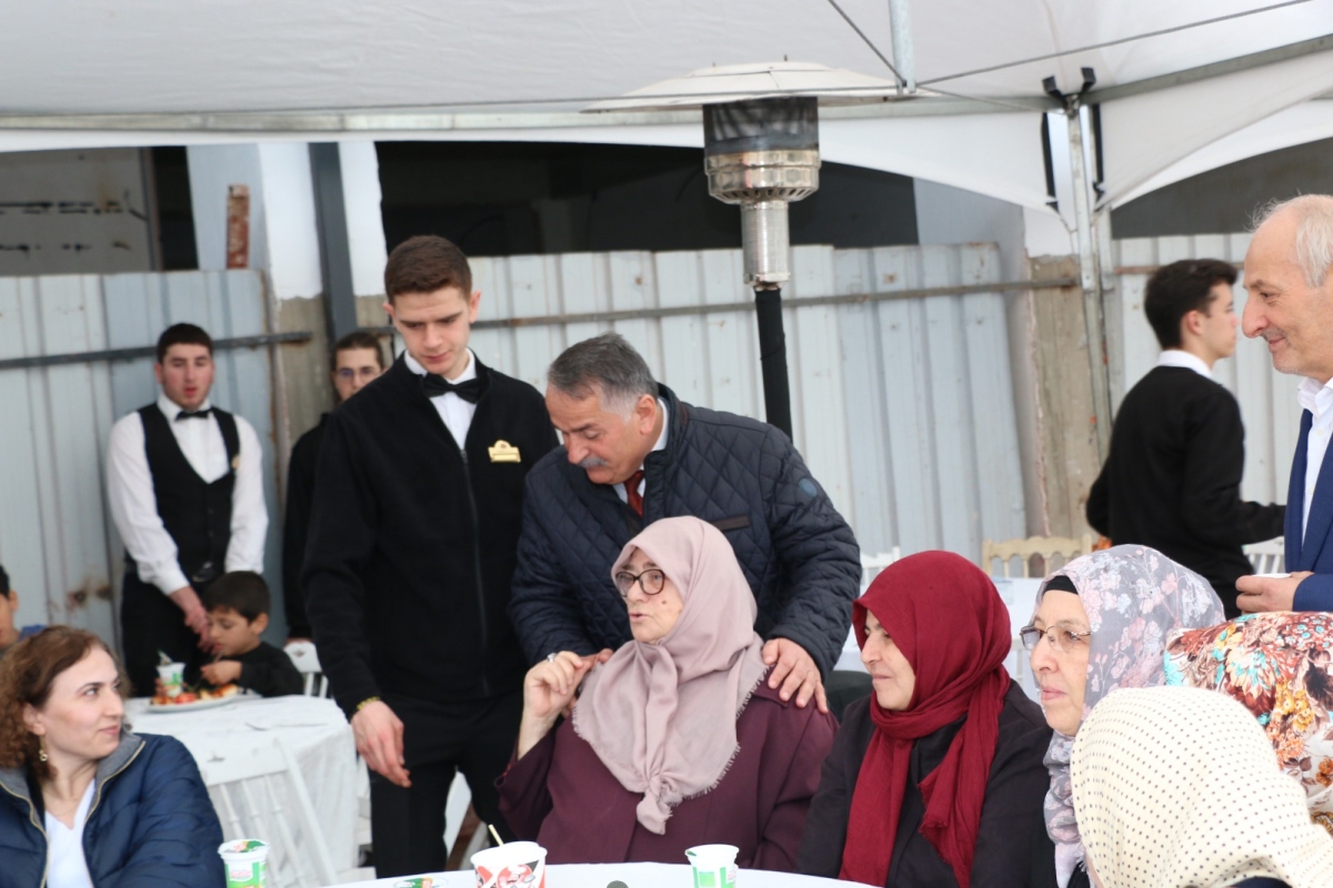 Quzine'm Restaurant Lahmacun, Pide pizza Dürüm Kebap Sulu Yemek ve Kahvaltı Çeşitleri Sakarya'da Açıldı.( İŞTE GÜNÜN ÖNE ÇIKAN FOTOĞRAF KARELERİ )