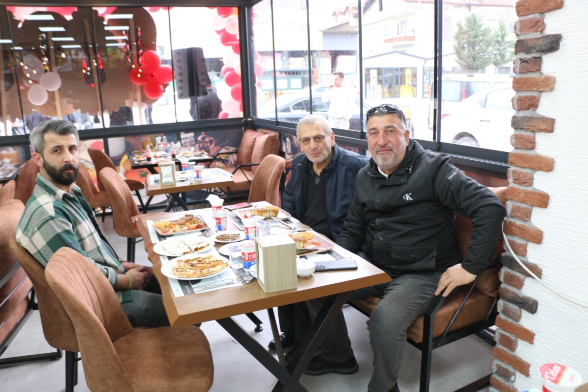 Quzine'm Restaurant Lahmacun, Pide pizza Dürüm Kebap Sulu Yemek ve Kahvaltı Çeşitleri Sakarya'da Açıldı.( İŞTE GÜNÜN ÖNE ÇIKAN FOTOĞRAF KARELERİ )