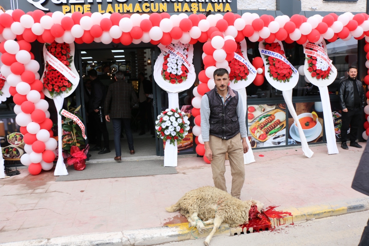 Quzine'm Restaurant Lahmacun, Pide pizza Dürüm Kebap Sulu Yemek ve Kahvaltı Çeşitleri Sakarya'da Açıldı.( İŞTE GÜNÜN ÖNE ÇIKAN FOTOĞRAF KARELERİ )