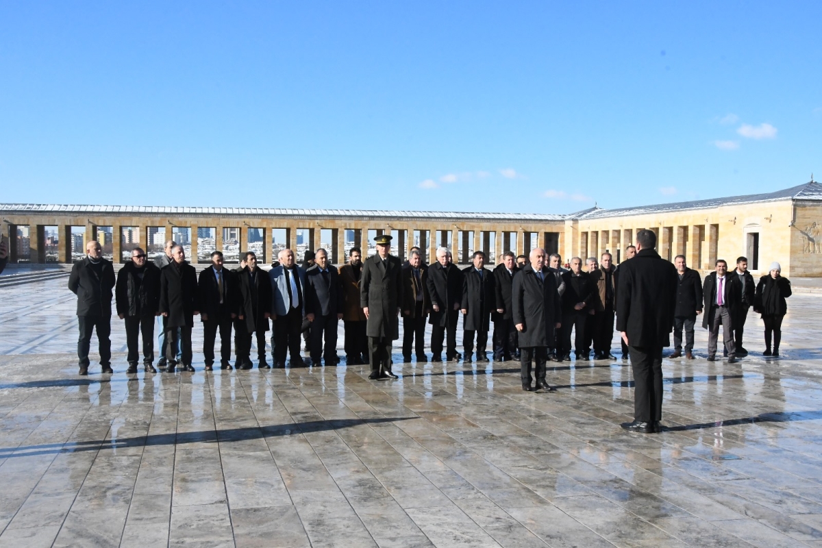 Adapazarı Muhtarlar Derneği, Başkan Bayram Demirci önderliğinde, yönetim kurulu ve muhtarlarla birlikte Ankara'da bir dizi ziyarette bulundu. ( GÜNÜN ÖNE ÇIKAN FOTOĞRAF KARELERİ )