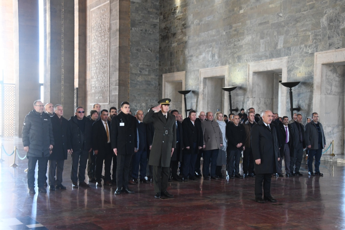 Adapazarı Muhtarlar Derneği, Başkan Bayram Demirci önderliğinde, yönetim kurulu ve muhtarlarla birlikte Ankara'da bir dizi ziyarette bulundu. ( GÜNÜN ÖNE ÇIKAN FOTOĞRAF KARELERİ )