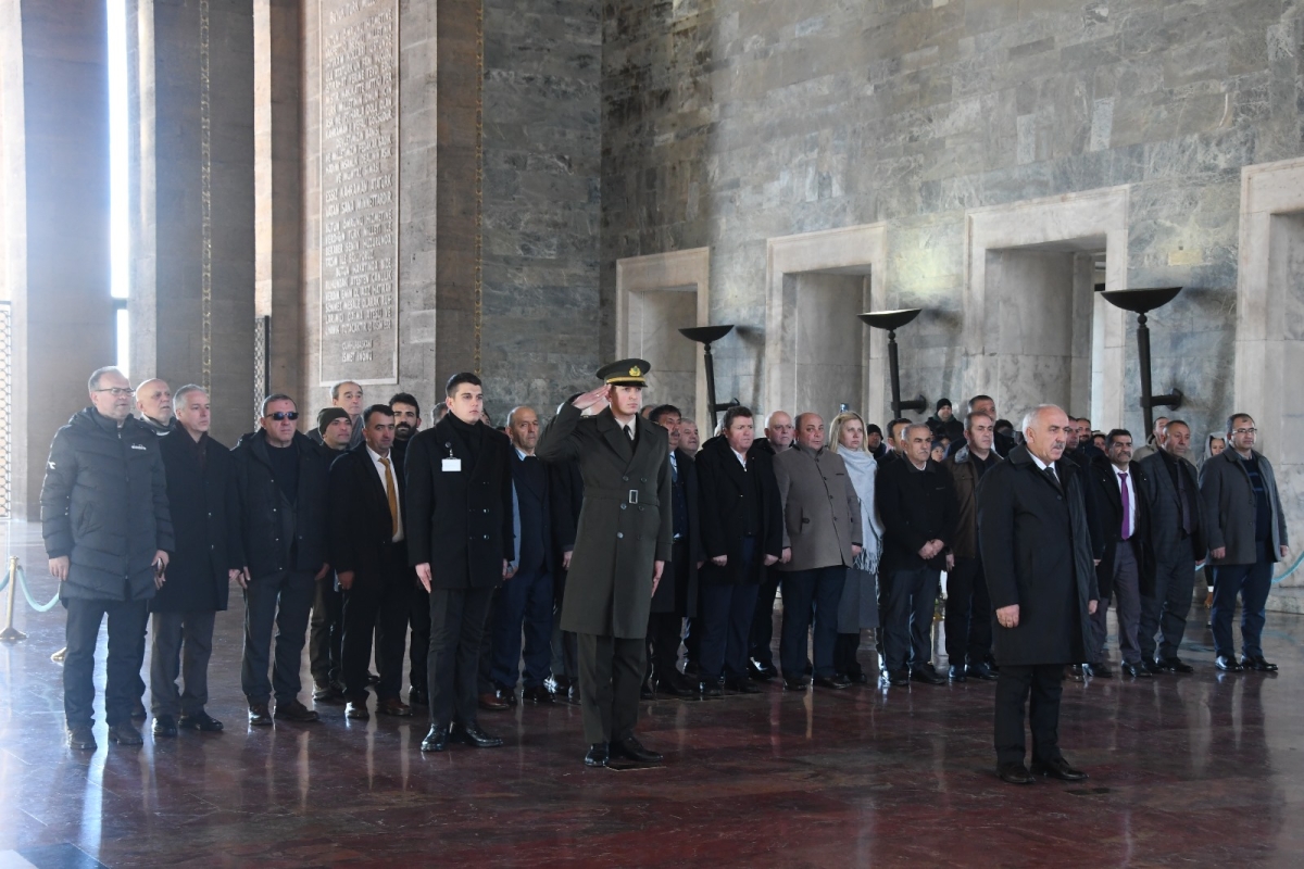 Adapazarı Muhtarlar Derneği, Başkan Bayram Demirci önderliğinde, yönetim kurulu ve muhtarlarla birlikte Ankara'da bir dizi ziyarette bulundu. ( GÜNÜN ÖNE ÇIKAN FOTOĞRAF KARELERİ )