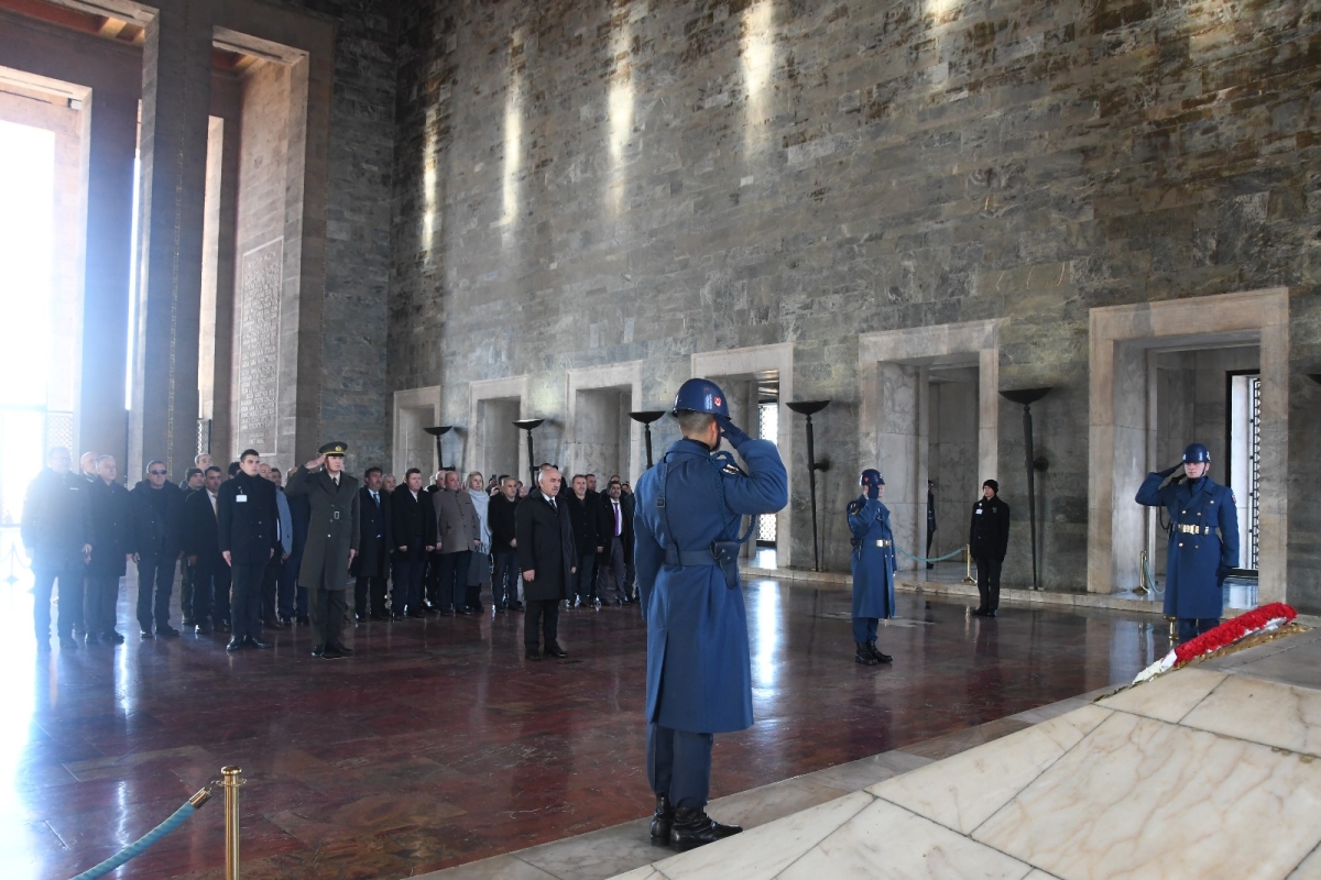 Adapazarı Muhtarlar Derneği, Başkan Bayram Demirci önderliğinde, yönetim kurulu ve muhtarlarla birlikte Ankara'da bir dizi ziyarette bulundu. ( GÜNÜN ÖNE ÇIKAN FOTOĞRAF KARELERİ )