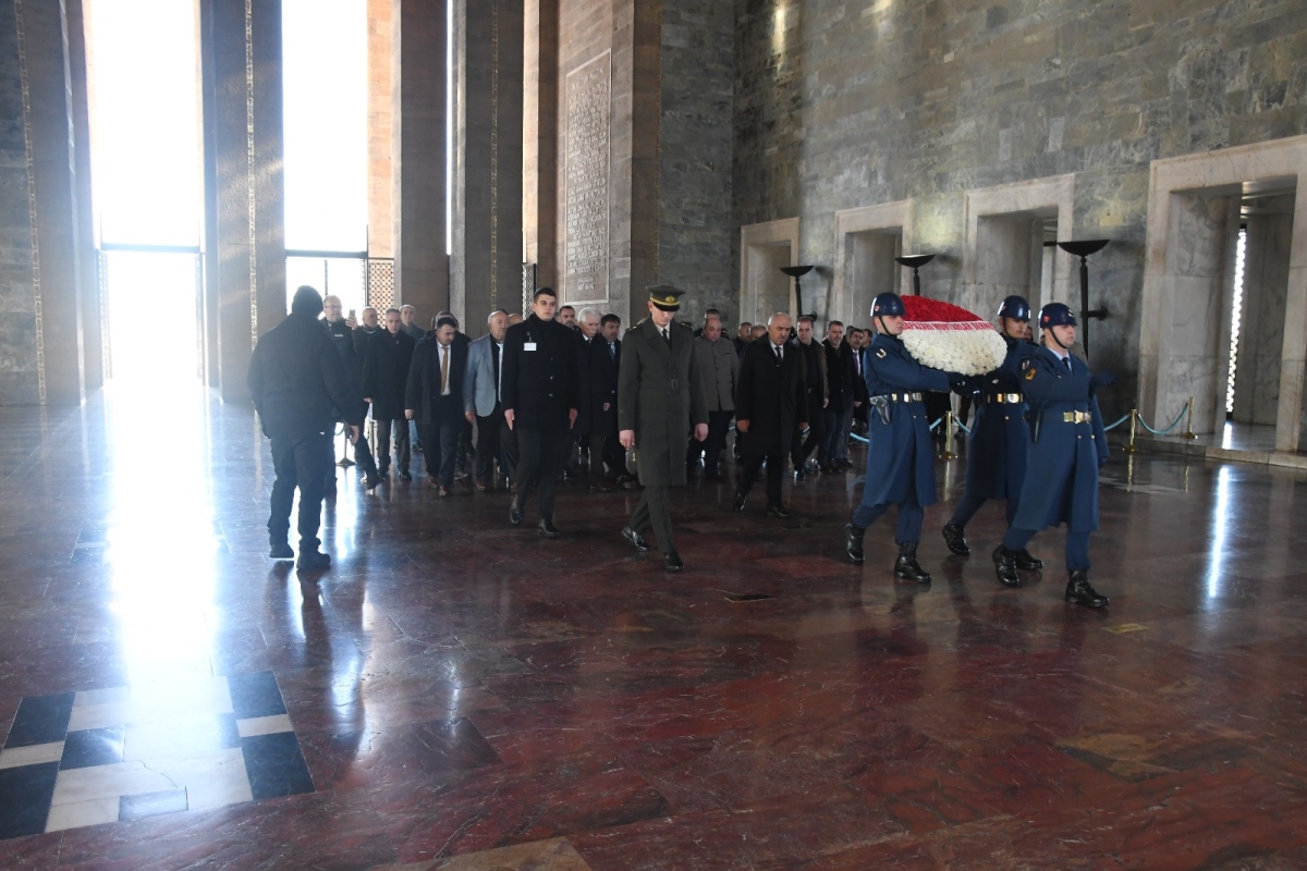 Adapazarı Muhtarlar Derneği, Başkan Bayram Demirci önderliğinde, yönetim kurulu ve muhtarlarla birlikte Ankara'da bir dizi ziyarette bulundu. ( GÜNÜN ÖNE ÇIKAN FOTOĞRAF KARELERİ )