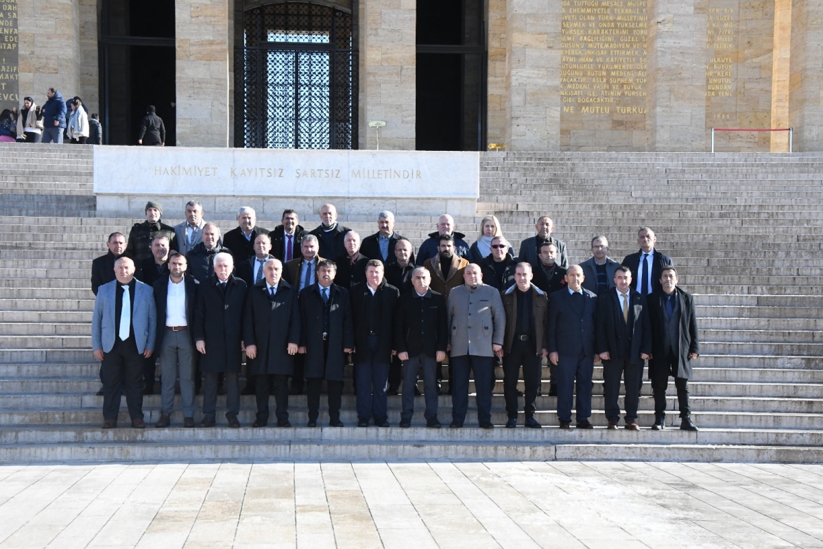 Adapazarı Muhtarlar Derneği, Başkan Bayram Demirci önderliğinde, yönetim kurulu ve muhtarlarla birlikte Ankara'da bir dizi ziyarette bulundu. ( GÜNÜN ÖNE ÇIKAN FOTOĞRAF KARELERİ )