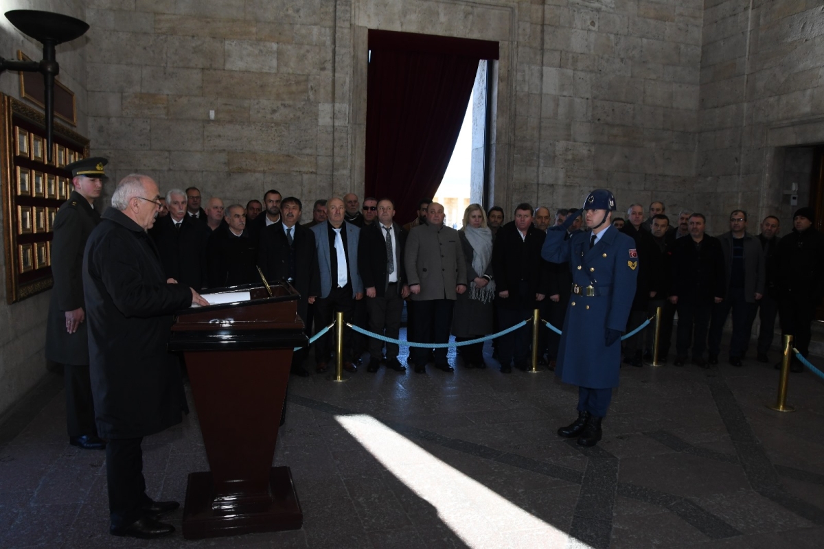 Adapazarı Muhtarlar Derneği, Başkan Bayram Demirci önderliğinde, yönetim kurulu ve muhtarlarla birlikte Ankara'da bir dizi ziyarette bulundu. ( GÜNÜN ÖNE ÇIKAN FOTOĞRAF KARELERİ )