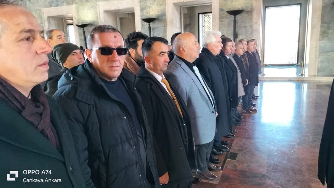 Adapazarı Muhtarlar Derneği, Başkan Bayram Demirci önderliğinde, yönetim kurulu ve muhtarlarla birlikte Ankara'da bir dizi ziyarette bulundu. ( GÜNÜN ÖNE ÇIKAN FOTOĞRAF KARELERİ )