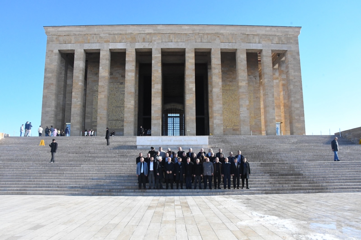 Adapazarı Muhtarlar Derneği, Başkan Bayram Demirci önderliğinde, yönetim kurulu ve muhtarlarla birlikte Ankara'da bir dizi ziyarette bulundu. ( GÜNÜN ÖNE ÇIKAN FOTOĞRAF KARELERİ )