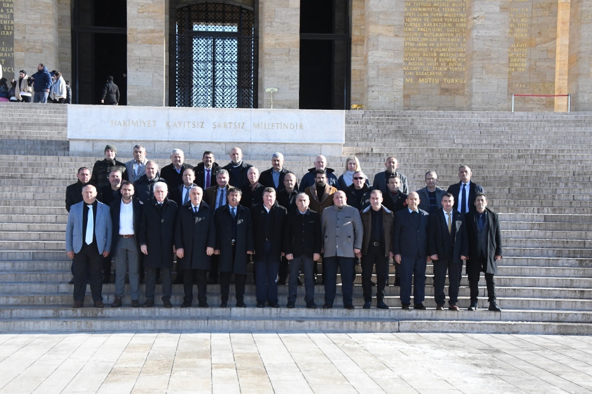 Adapazarı Muhtarlar Derneği, Başkan Bayram Demirci önderliğinde, yönetim kurulu ve muhtarlarla birlikte Ankara'da bir dizi ziyarette bulundu. ( GÜNÜN ÖNE ÇIKAN FOTOĞRAF KARELERİ )
