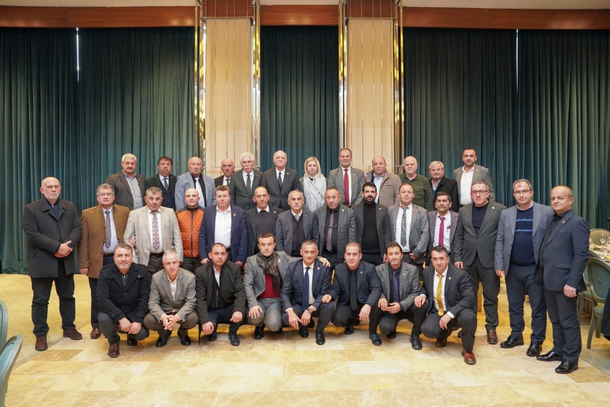 Adapazarı Muhtarlar Derneği, Başkan Bayram Demirci önderliğinde, yönetim kurulu ve muhtarlarla birlikte Ankara'da bir dizi ziyarette bulundu. ( GÜNÜN ÖNE ÇIKAN FOTOĞRAF KARELERİ )