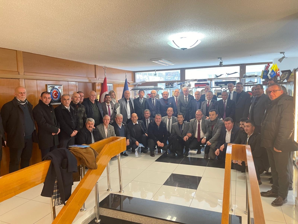 Adapazarı Muhtarlar Derneği, Başkan Bayram Demirci önderliğinde, yönetim kurulu ve muhtarlarla birlikte Ankara'da bir dizi ziyarette bulundu. ( GÜNÜN ÖNE ÇIKAN FOTOĞRAF KARELERİ )