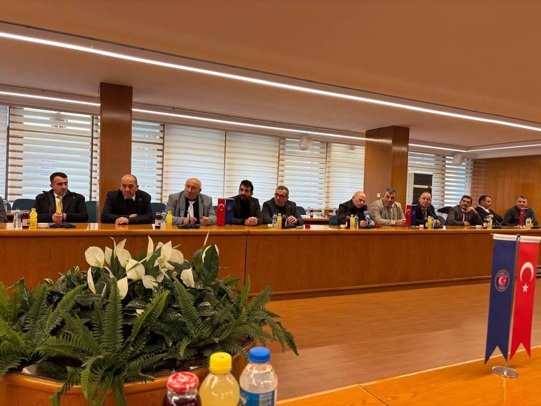 Adapazarı Muhtarlar Derneği, Başkan Bayram Demirci önderliğinde, yönetim kurulu ve muhtarlarla birlikte Ankara'da bir dizi ziyarette bulundu. ( GÜNÜN ÖNE ÇIKAN FOTOĞRAF KARELERİ )