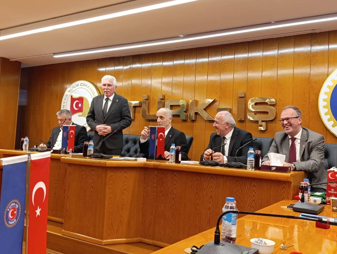 Adapazarı Muhtarlar Derneği, Başkan Bayram Demirci önderliğinde, yönetim kurulu ve muhtarlarla birlikte Ankara'da bir dizi ziyarette bulundu. ( GÜNÜN ÖNE ÇIKAN FOTOĞRAF KARELERİ )